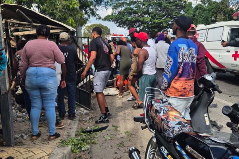 Percance vial en la salida de Las Mellizas hacia San Pedro de Macorís genera consternación en la comunidad